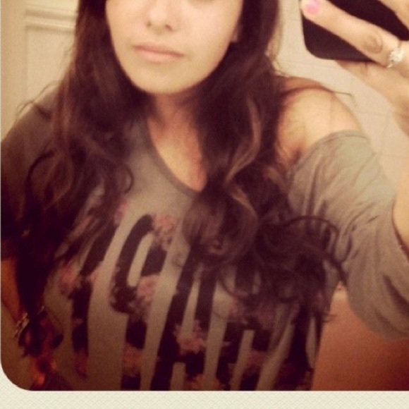 ❗️SOLD❗️ Forever 21 Gray Be Happy Shirt - Picture 3 of 3